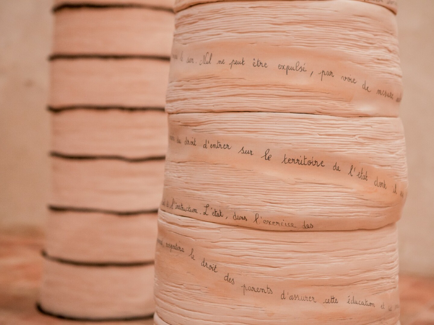 Farida Le Suavé - Colonnes sans préambule